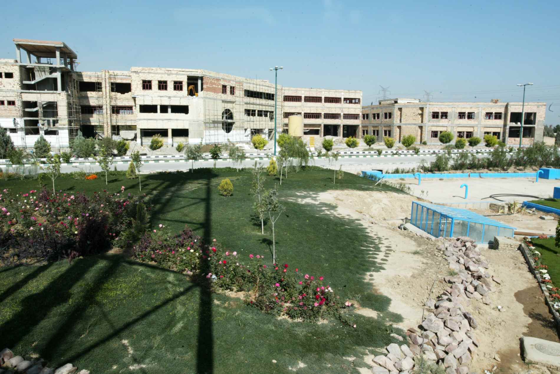 Construction of Azad University of Shahr-e-Ray