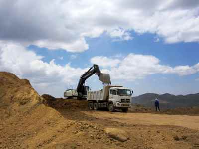 Earthworks of Darre Aloo lead extraction complex in Kerman city