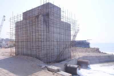 Construction of weir boxes of Morvarid petrochemical complex