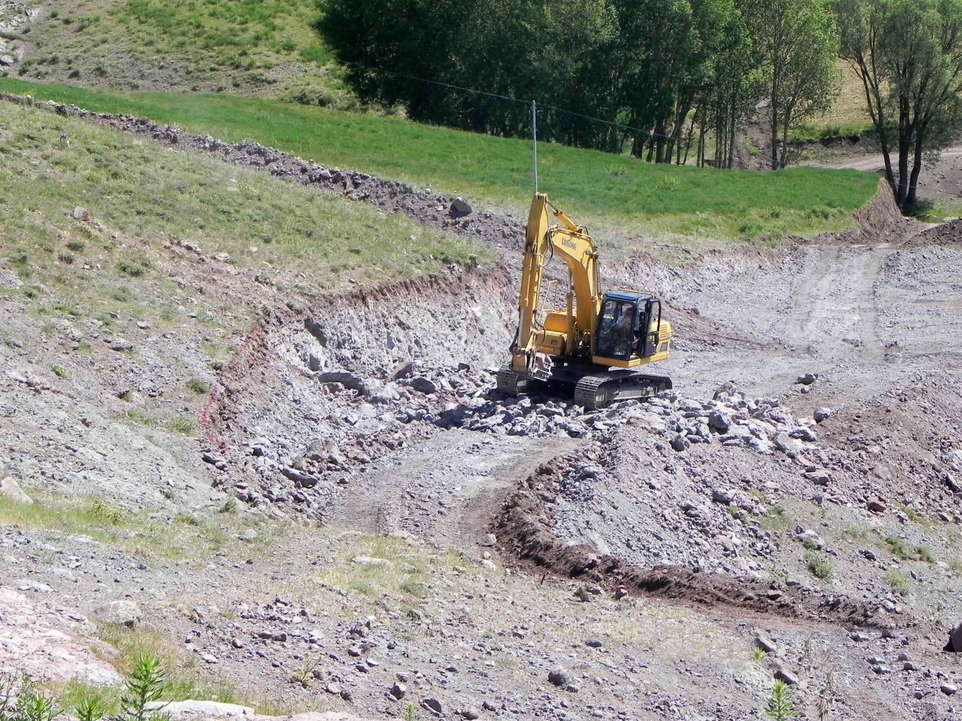 Construction of access road for water conveying system from Hajilarchai Dam to Songoon Lead complex