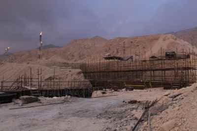 Civil operations and construction of concrete structures of Morvarid and Kavian petrochemical complexes in Asaluyeh city