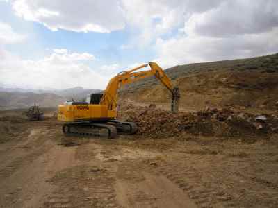 Earthworks of Darre Aloo lead extraction complex in Kerman city