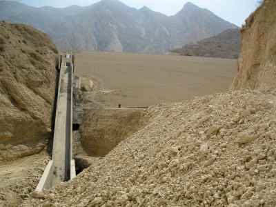 Construction of two delayed dams in Asaluyeh city