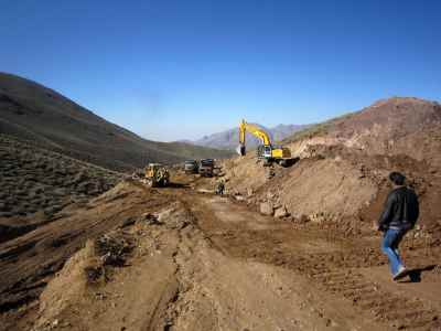 Earthworks of Darre Aloo lead extraction complex in Kerman city