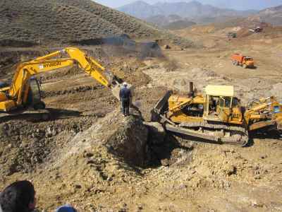 Earthworks of Darre Aloo lead extraction complex in Kerman city