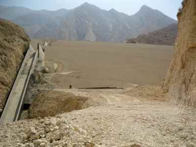 Construction of two delayed dams in Asaluyeh city