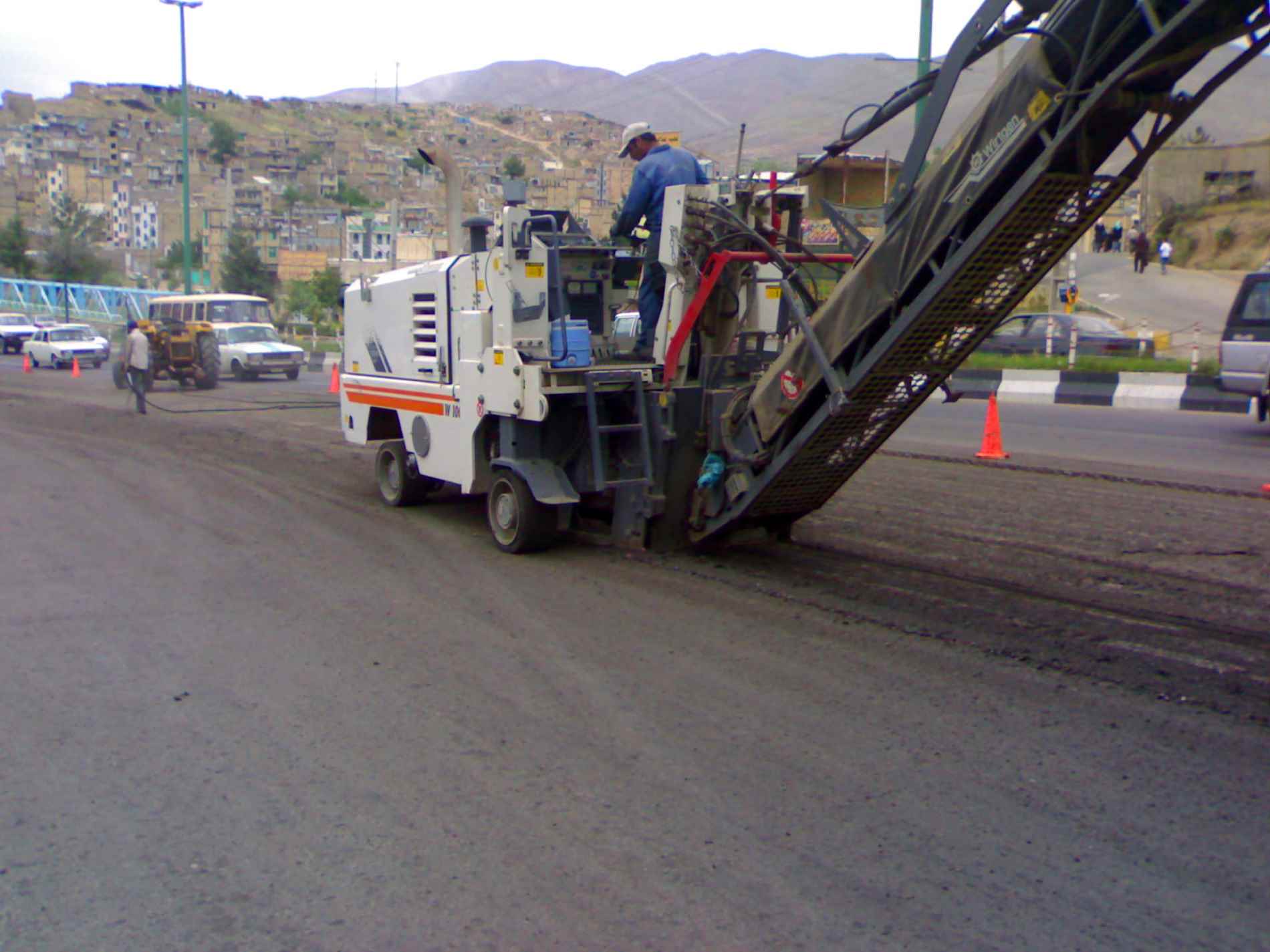 Patching & asphalt covering the routes in Roodehen Province shielding area