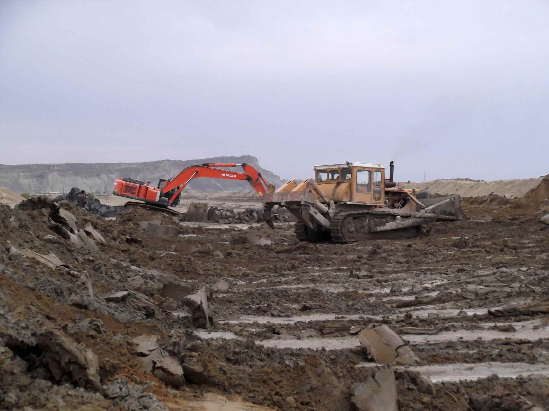 Earthworks and road construction of Makran Petrochemical complex in Chabahar city